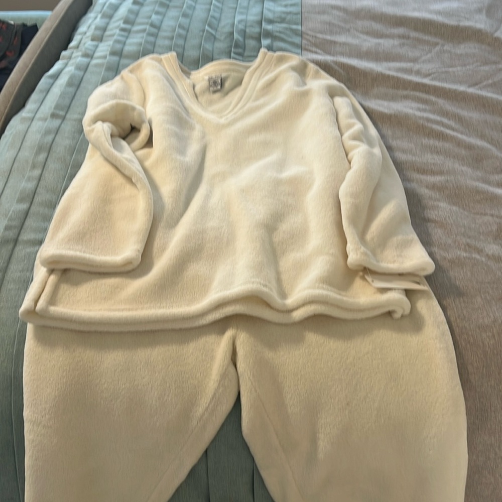 Nautica fuzzy night shirt and pants